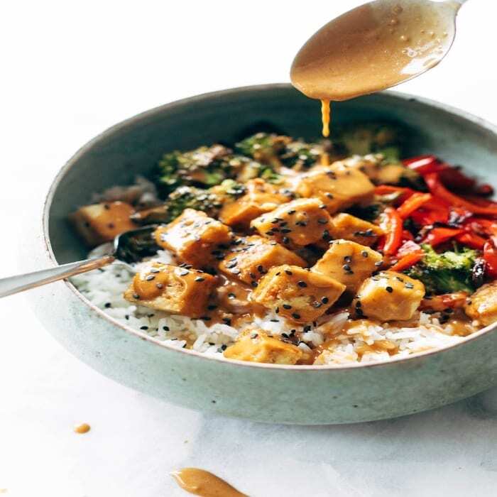 Brokkoli Tofu Pfanne mit Erdnusssoße | Essen Rezepte