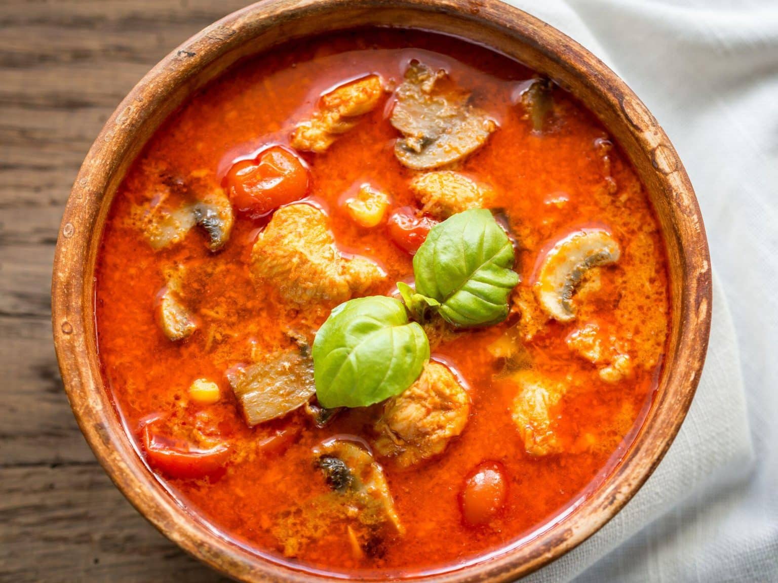 Rotes Thai Curry mit Hähnchen und Gemüse | Essen Rezept