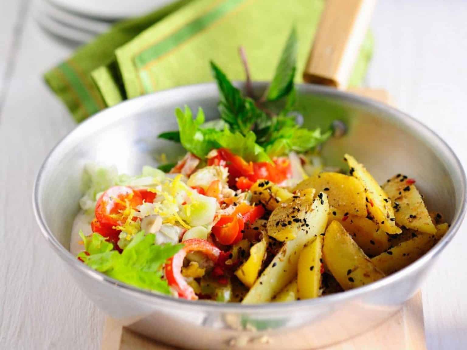 salat mit kartoffeln und gemüse | Essen Rezepte